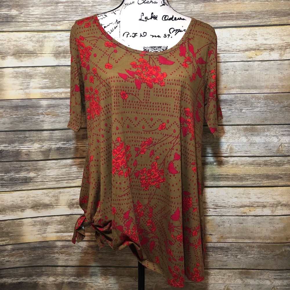 LuLaRoe Perfect Tee - Size Medium